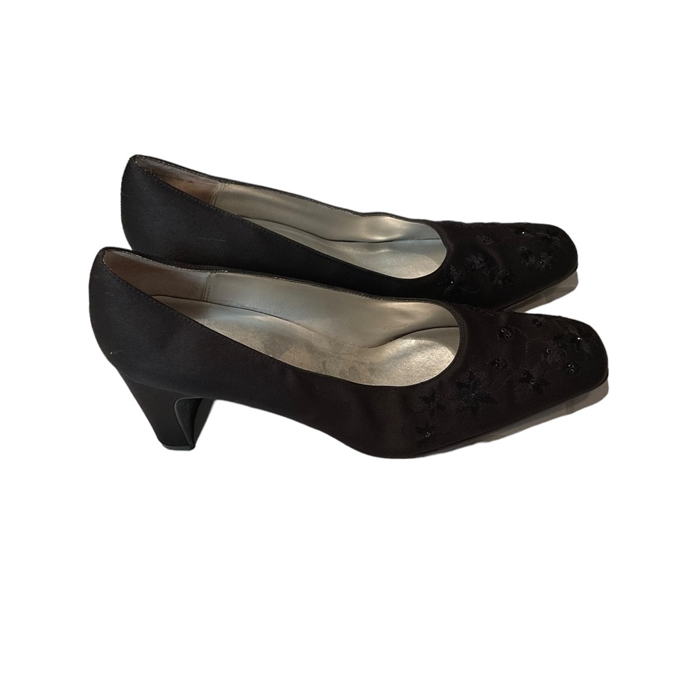 No Brand Women’s Black Satin embellished heels. Size 7.5M - Picture 4 of 9